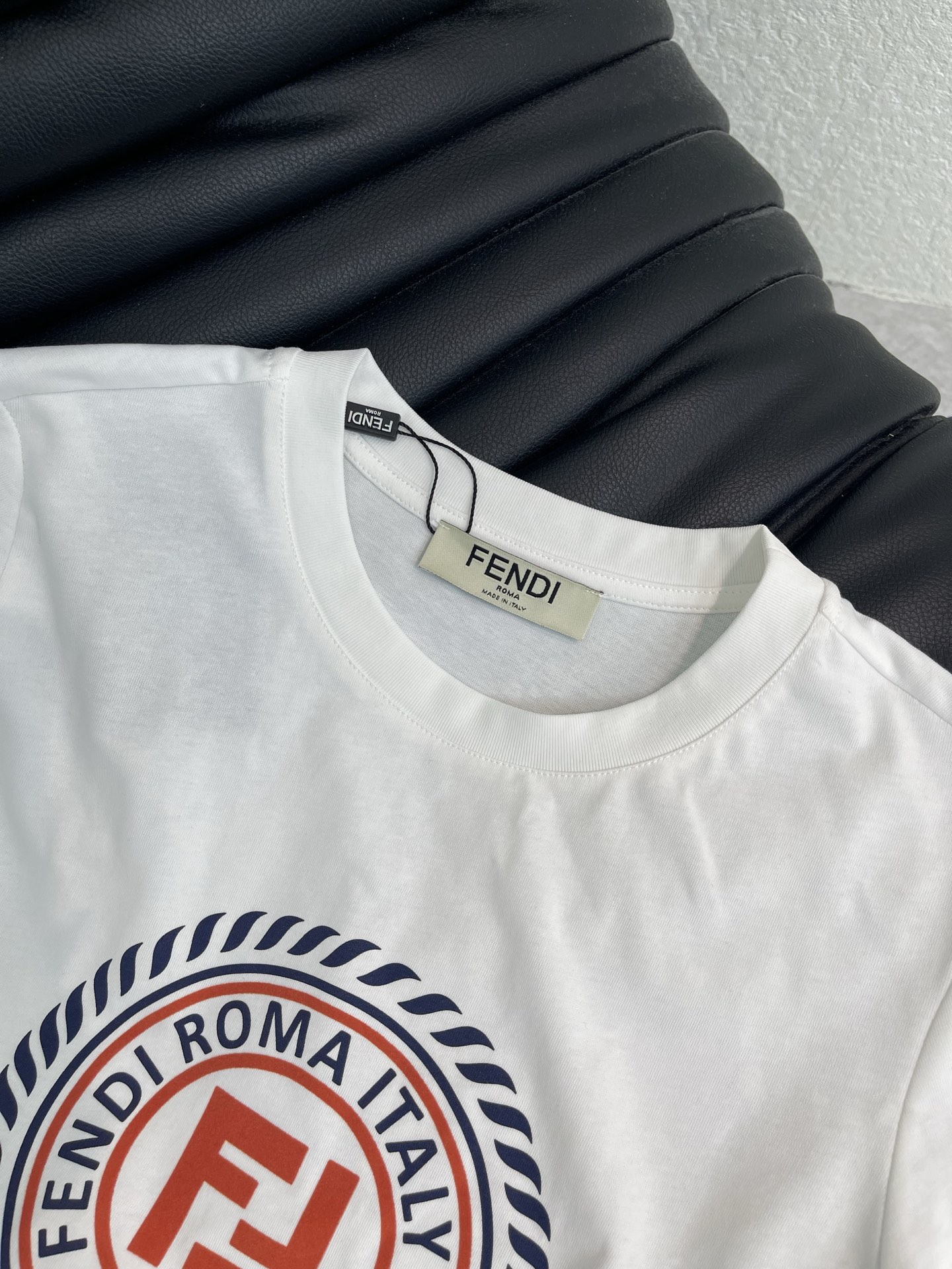 Women's short sleeves